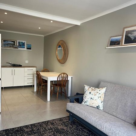 Tuis En Tevrede - 1 Bedroom Flat Hermanus Exterior photo