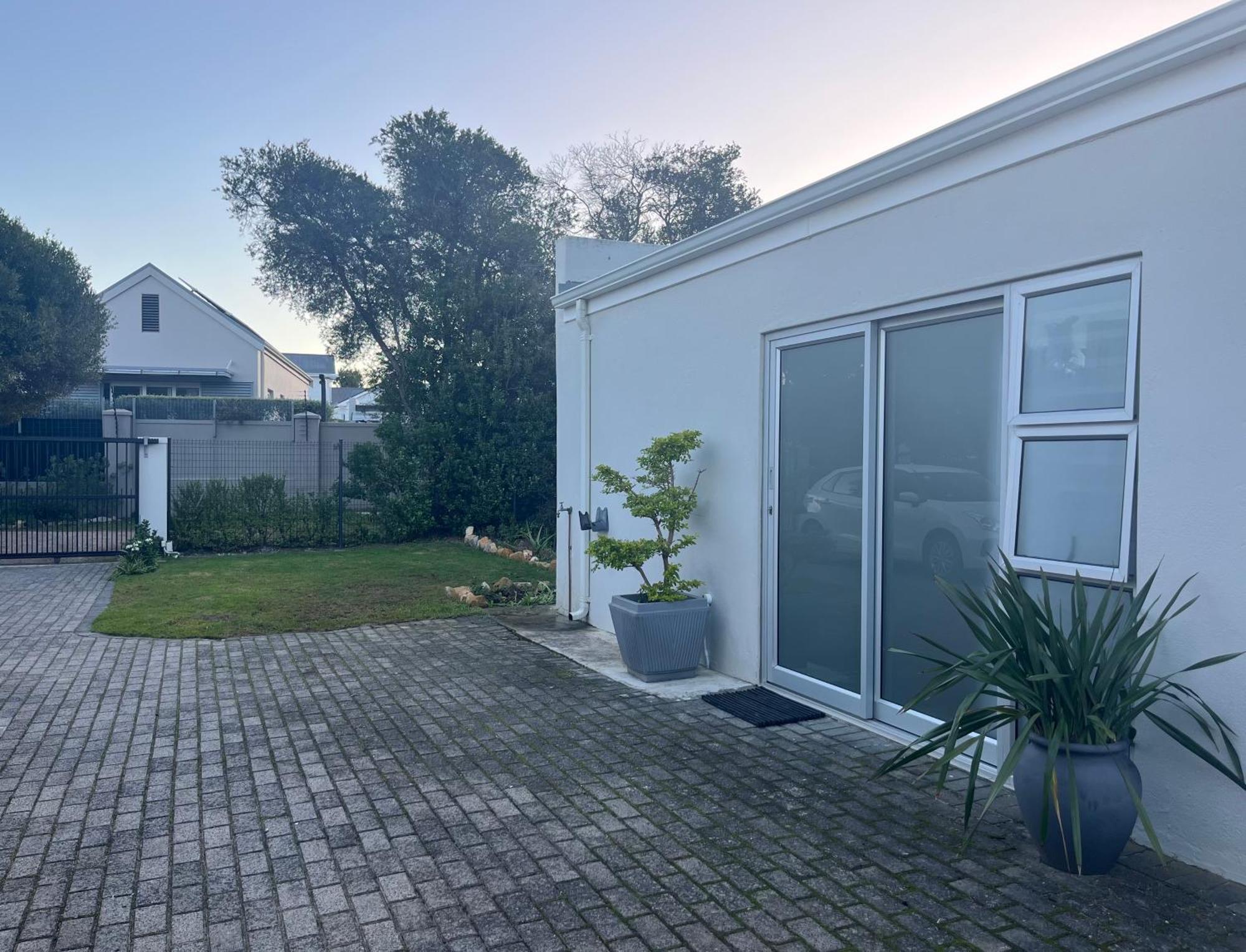 Tuis En Tevrede - 1 Bedroom Flat Hermanus Exterior photo